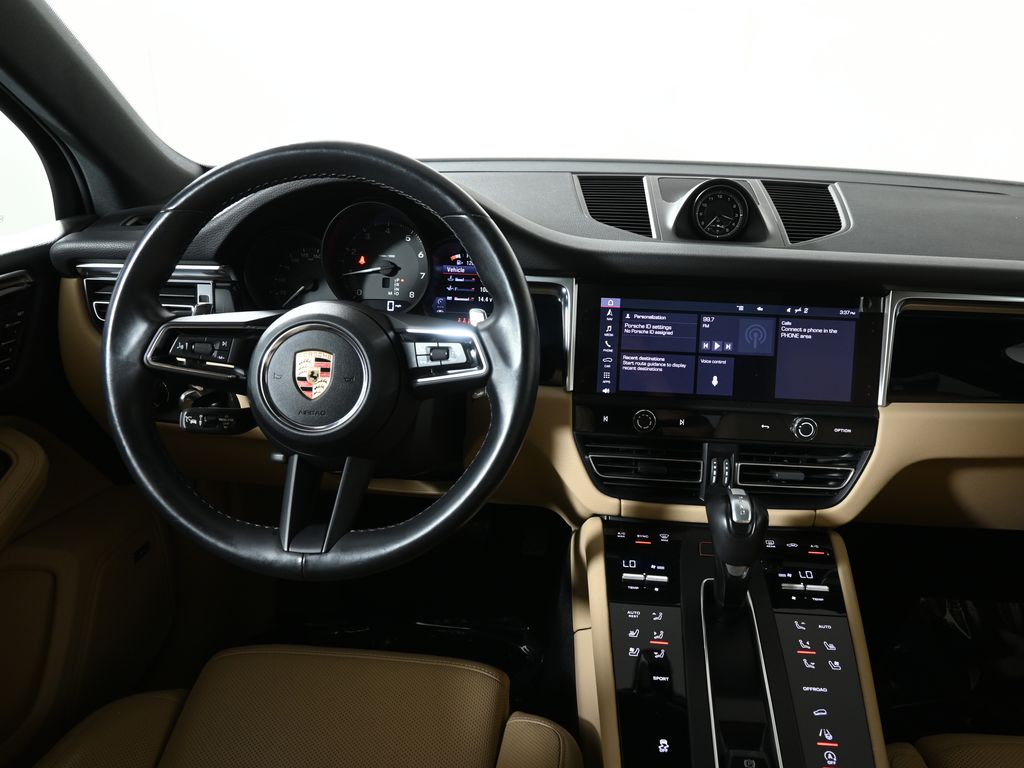 Thumbnail: 2023 Porsche Macan - 17