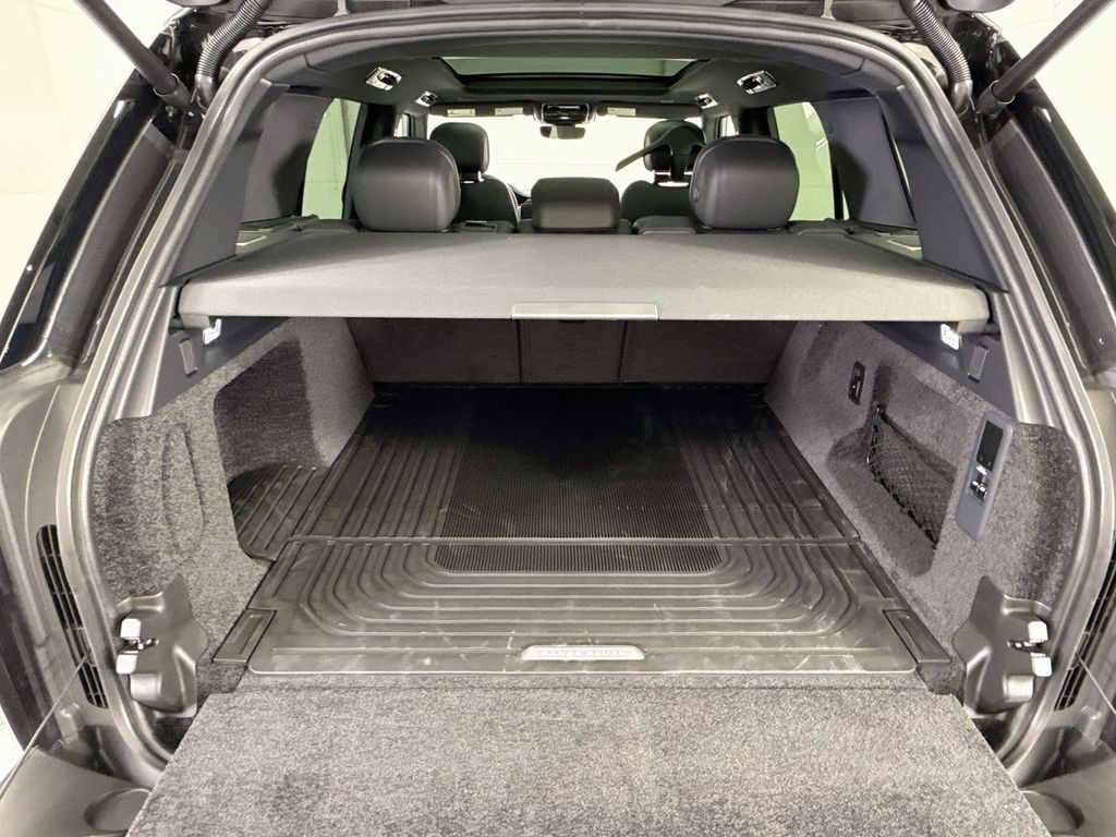Thumbnail: 2026 Land Rover Range Rover - 28