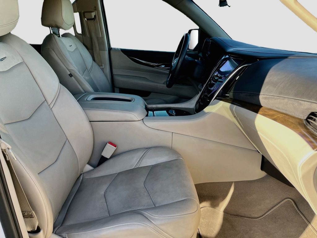 Used 2019 White Cadillac Luxury image 31
