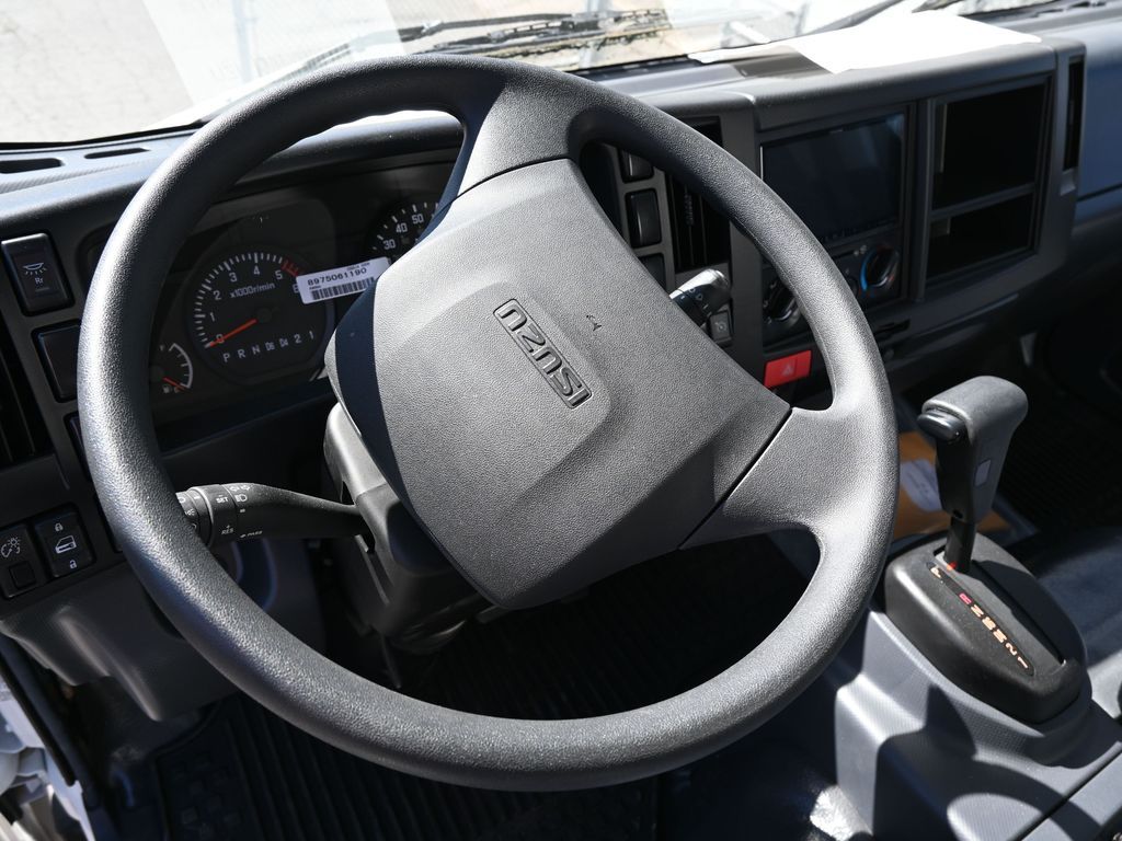 2024 Isuzu NPR HD 