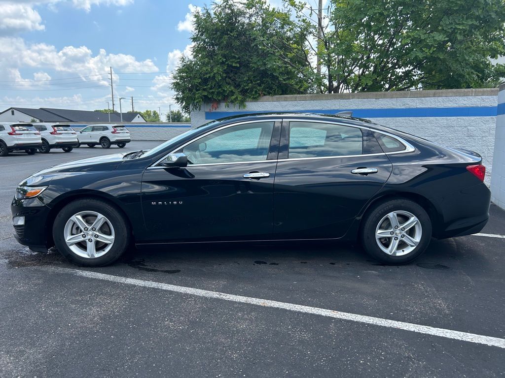 Thumbnail: 2019 Chevrolet Malibu - 2