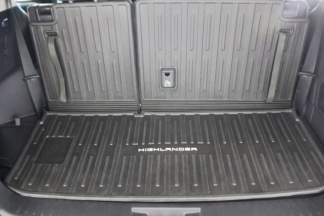 2024 Toyota Highlander XLE Midnight Black Metallic - Grieco Acura - Image 24