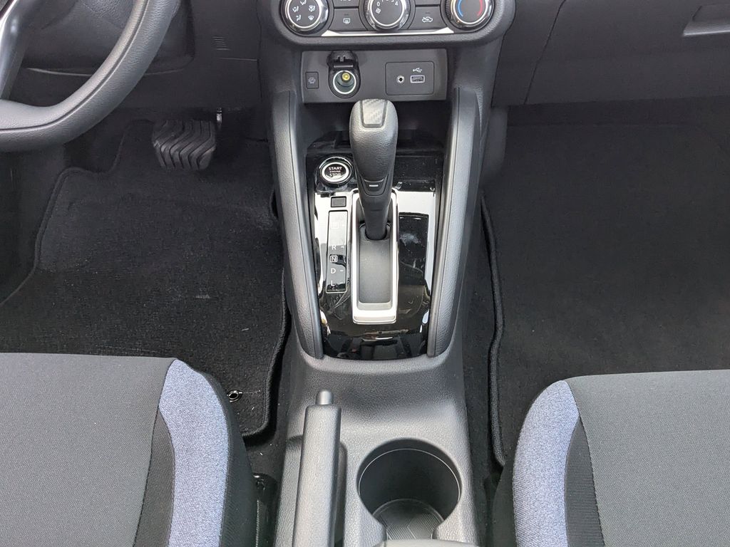 New 2025 Nissan Versa Sedan
