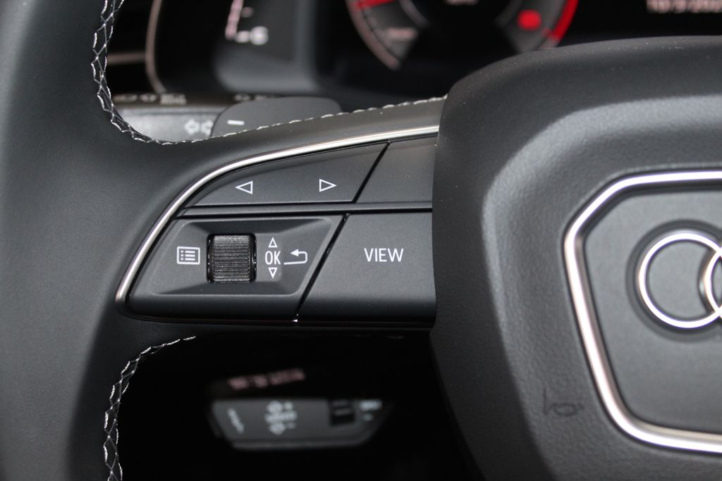 Thumbnail: 2026 Audi Q8 - 31