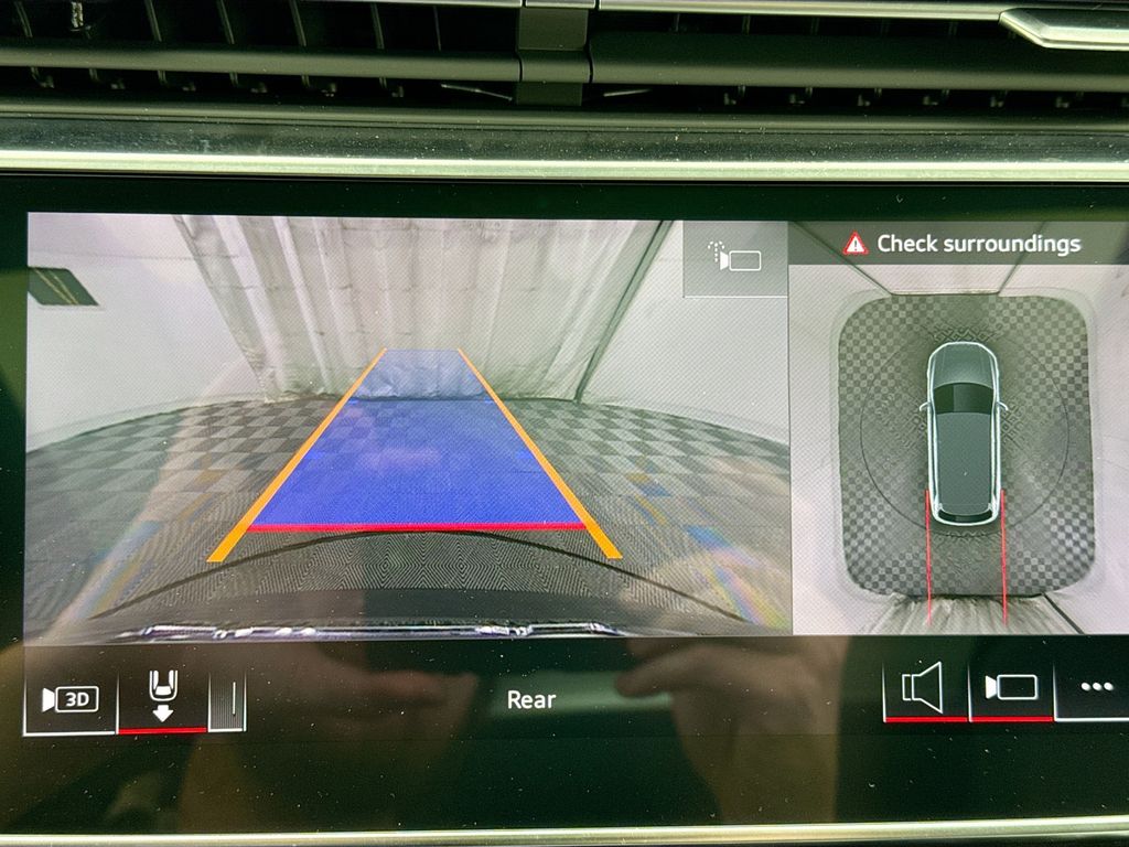 Thumbnail: 2026 Audi Q7 - 14