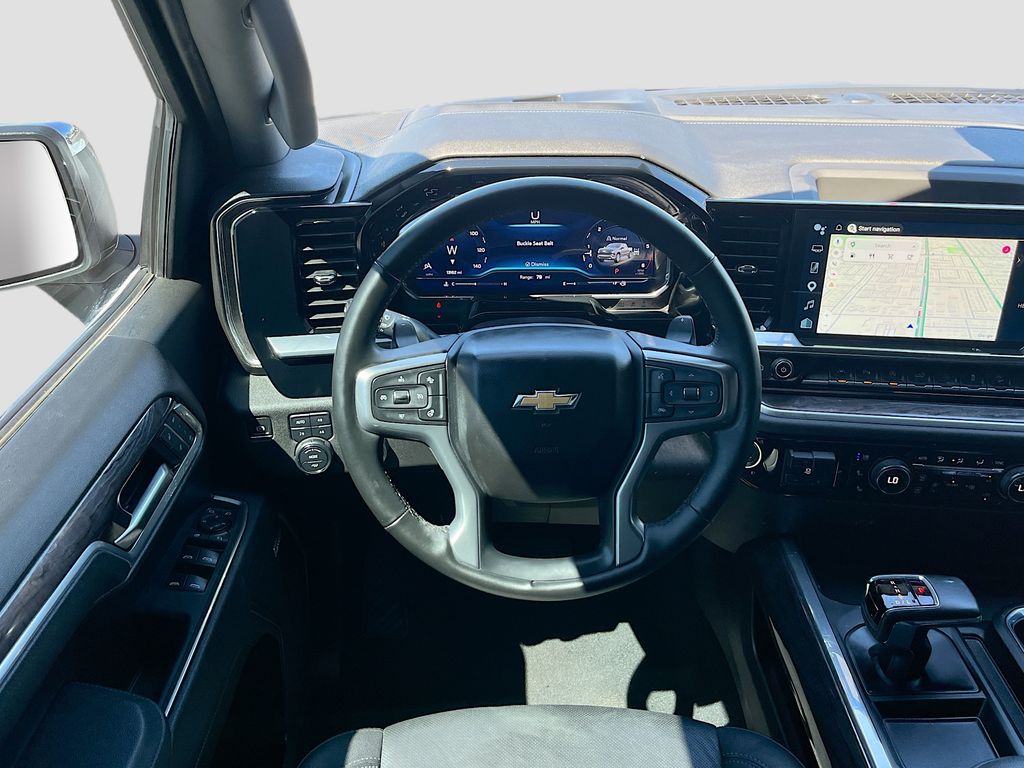 Used 2025 White Chevrolet LTZ image 23