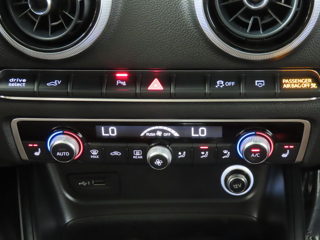 Thumbnail: 2018 Audi A3 e-tron - 21