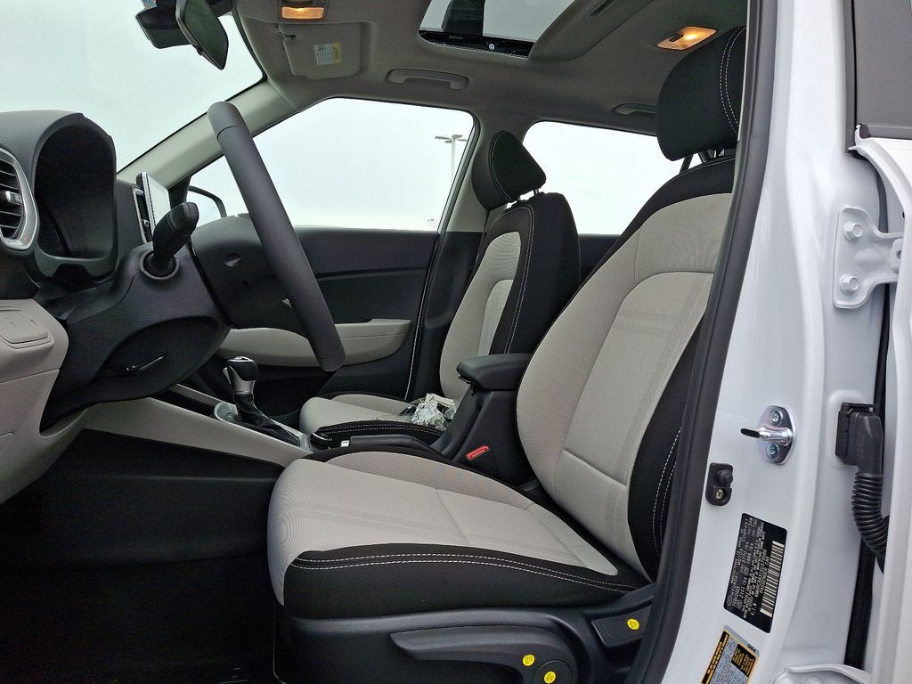 2025 Hyundai Venue SEL 6