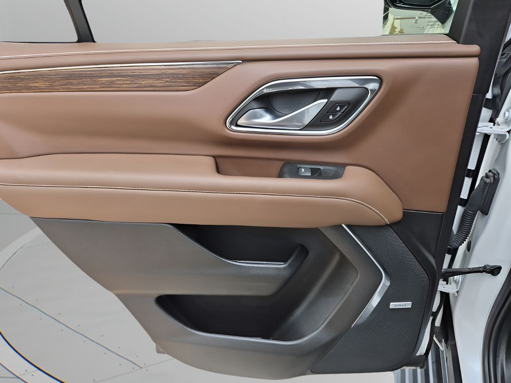 Used 2023 White Chevrolet High Country image 17