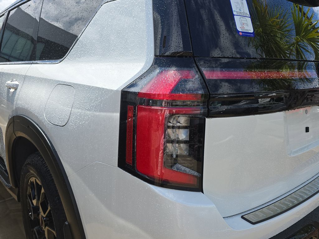 2025 Aspen White Tricoat/Super Black Nissan Armada PRO-4X 4X4 SUV