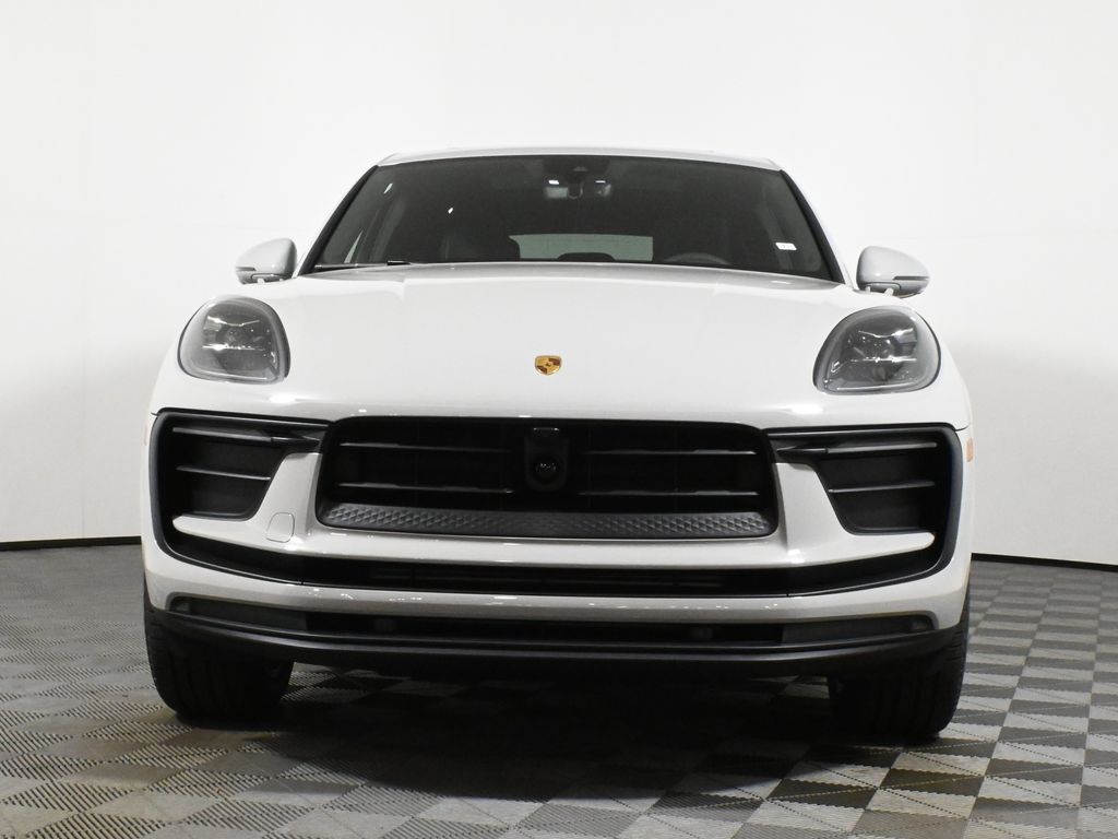 Thumbnail: 2026 Porsche Macan - 10