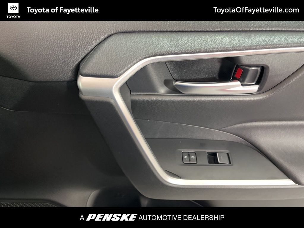 2025 Toyota RAV4 XLE Premium 10