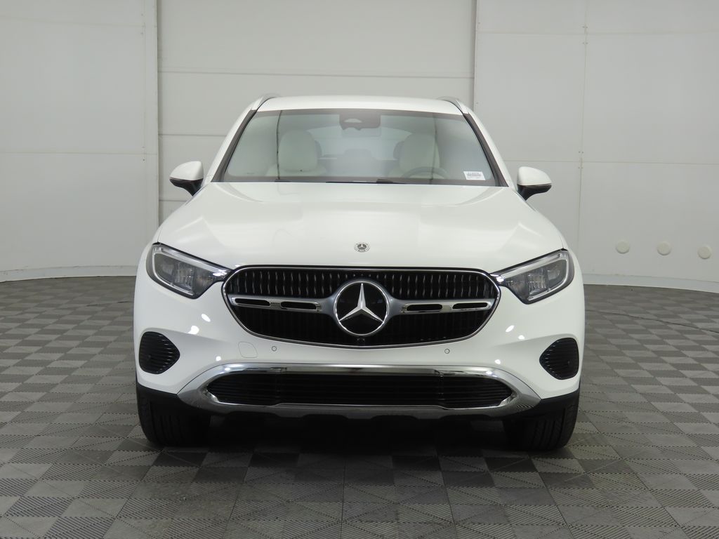 2025 Mercedes-Benz GLC 300 2