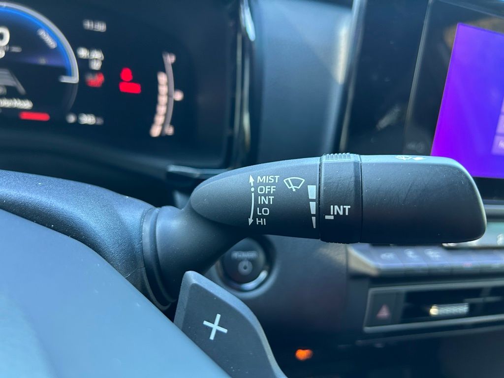 Thumbnail: 2025 Toyota Camry - 20