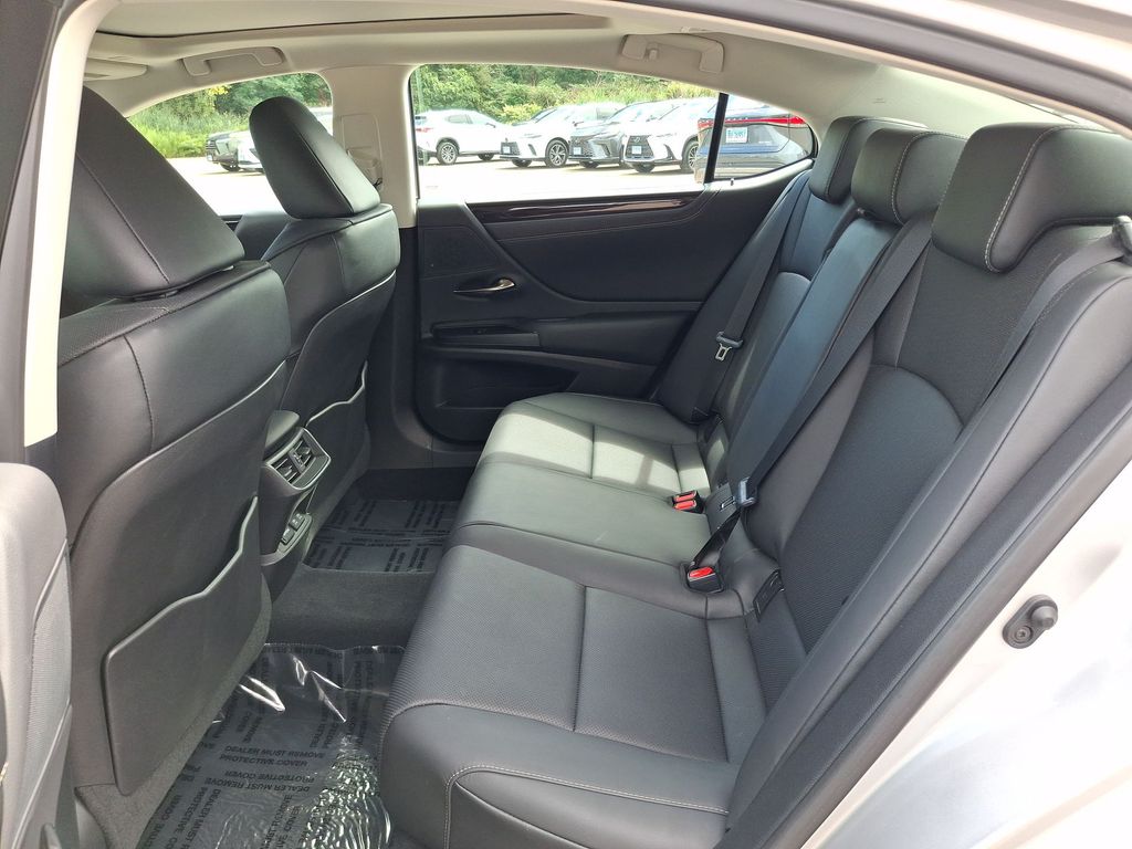 Used 2021 Lexus ES Sedan