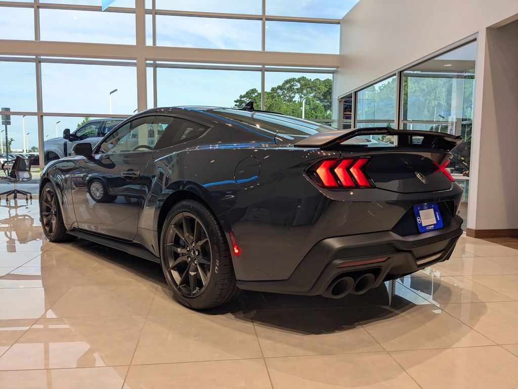 2025 Ford Mustang Dark Horse