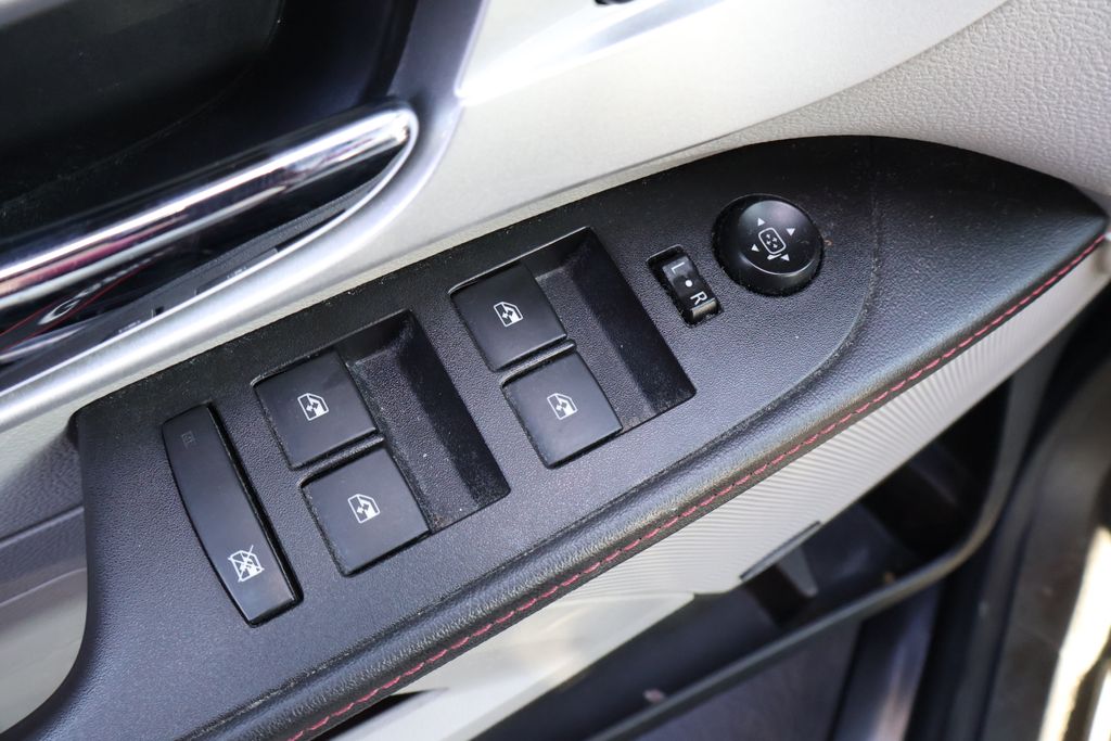 Thumbnail: 2015 Chevrolet Equinox - 17