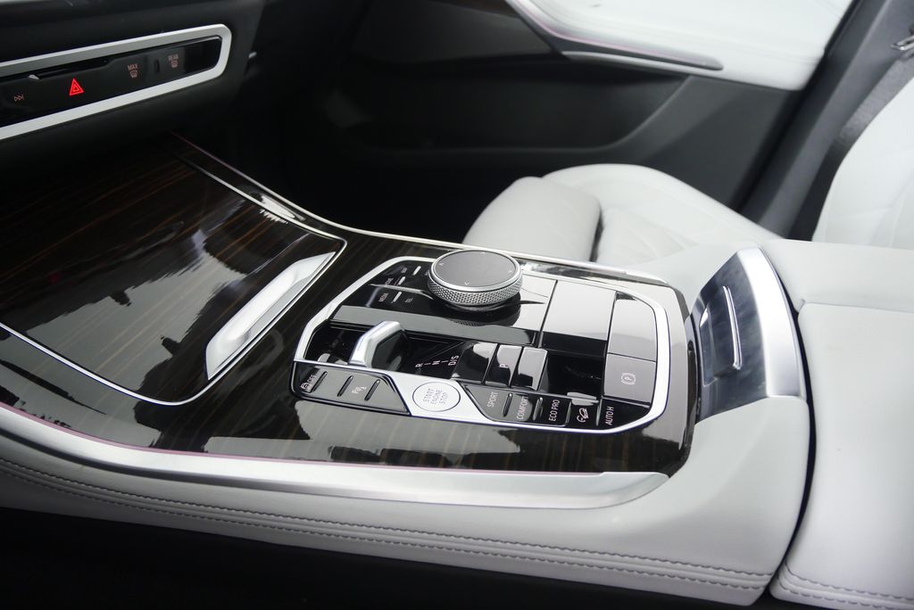 Thumbnail: 2025 BMW X5 - 27