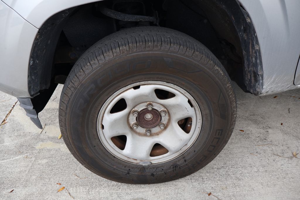 Thumbnail: 2017 Toyota Tacoma - 4