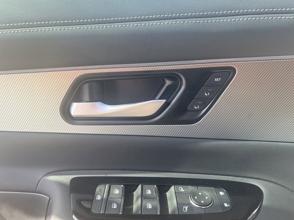 2025 Everest White Pearl Tricoat Nissan Murano SL AWD SUV