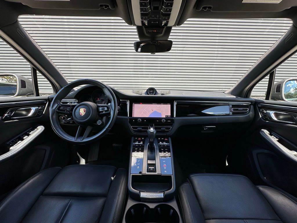 Thumbnail: 2023 Porsche Macan - 6