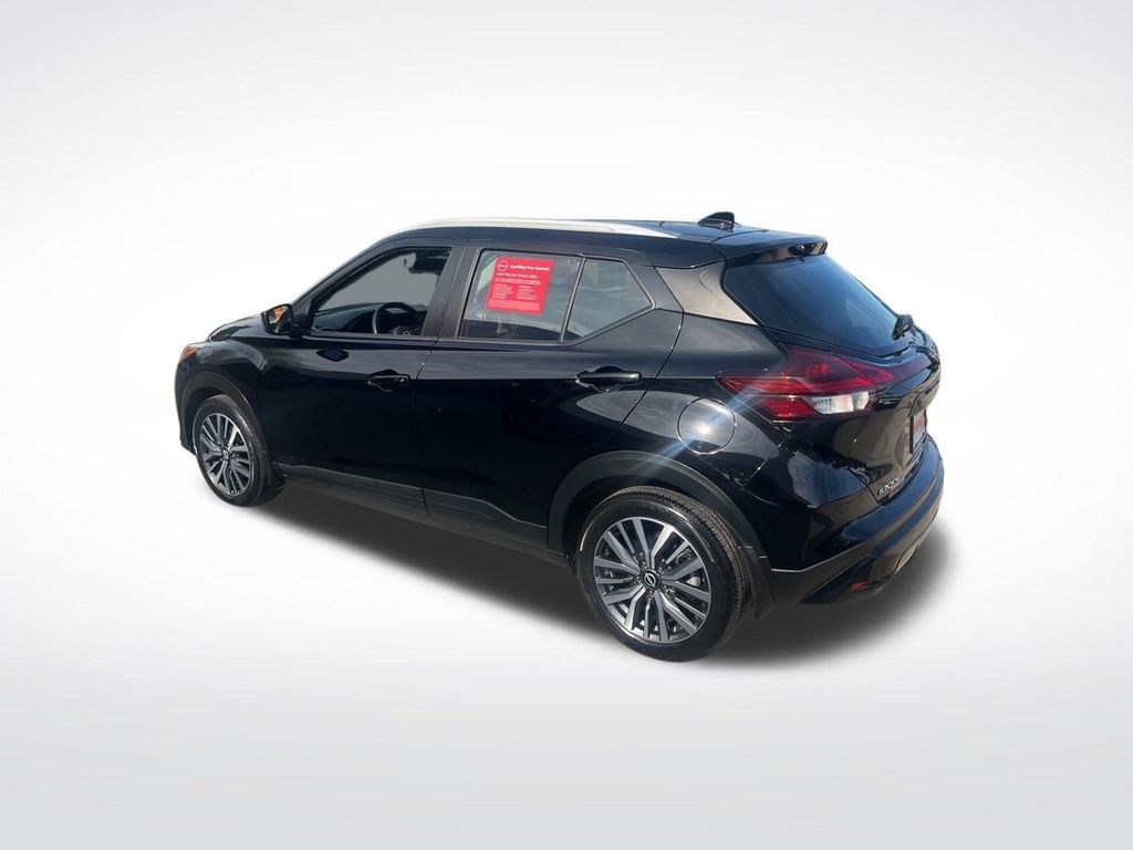 2022 Nissan Kicks SV photo