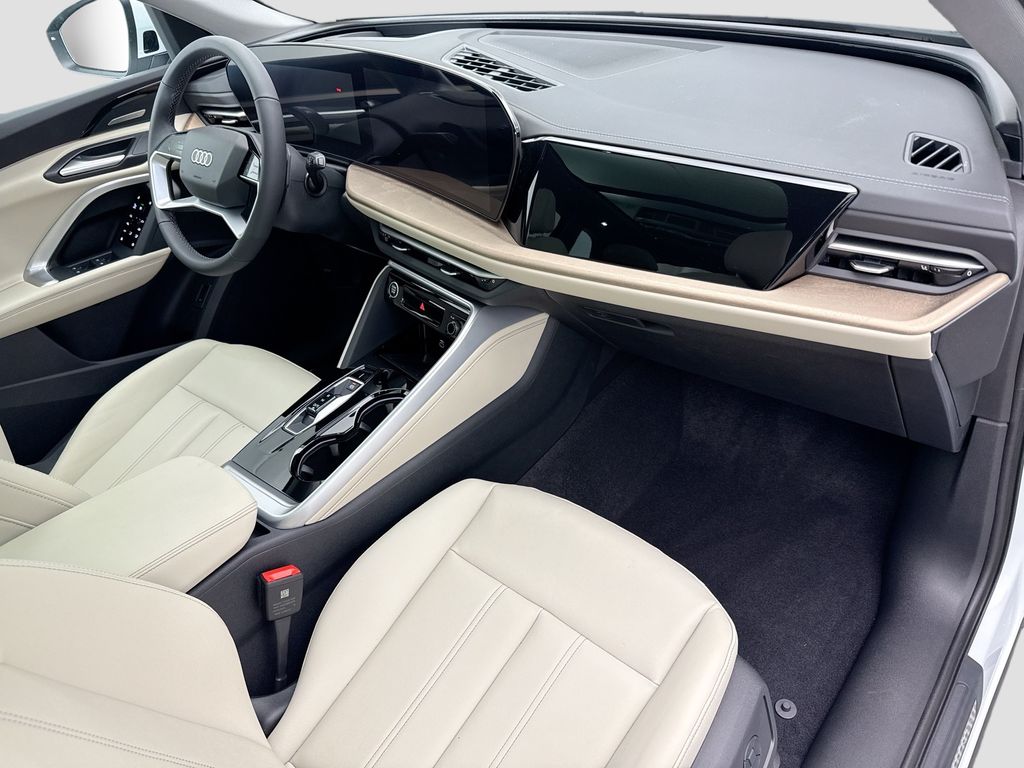 Thumbnail: 2025 Audi Q5 - 17