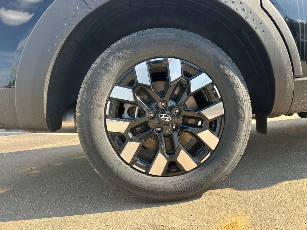New 2026 Black Hyundai SEL image 18