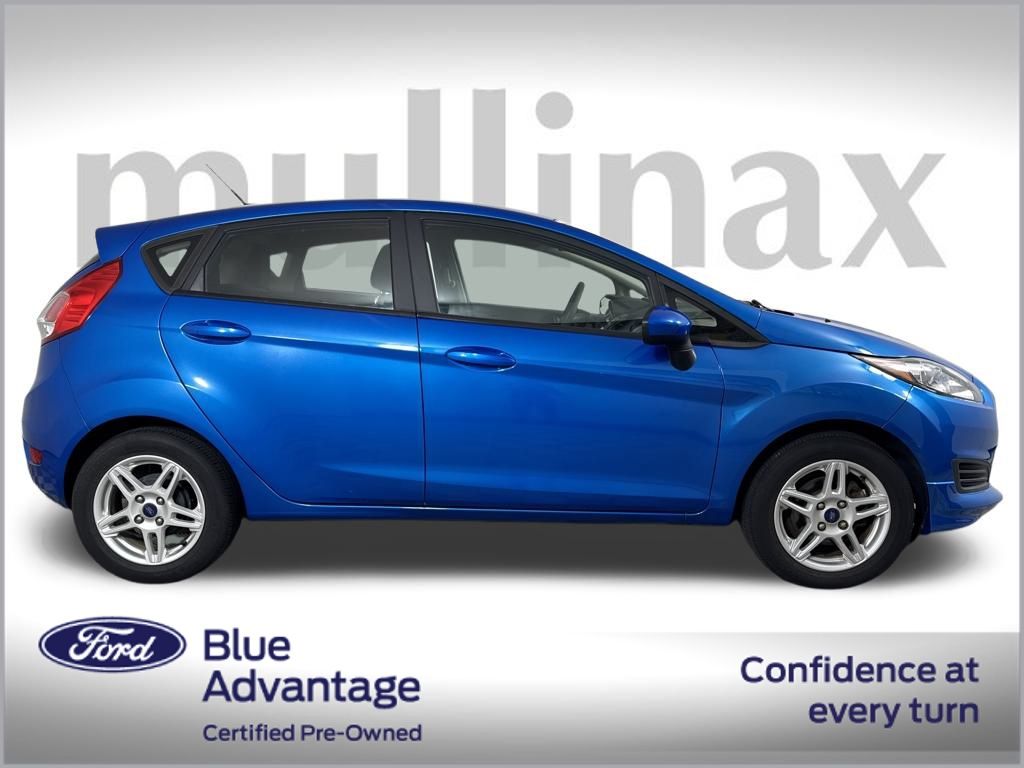 2017 Ford Fiesta SE photo 2