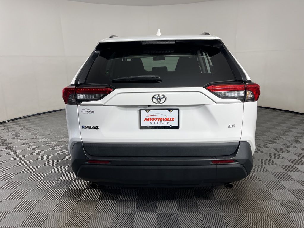 Thumbnail: 2021 Toyota RAV4 - 4