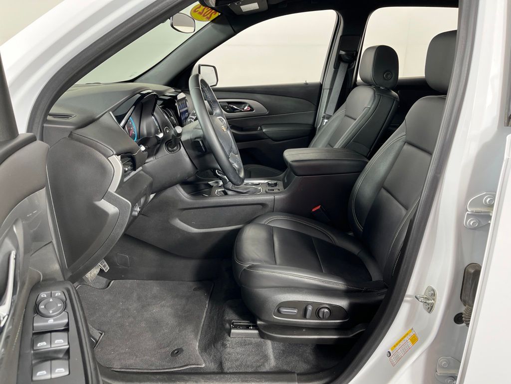 Thumbnail: 2023 Chevrolet Traverse - 26