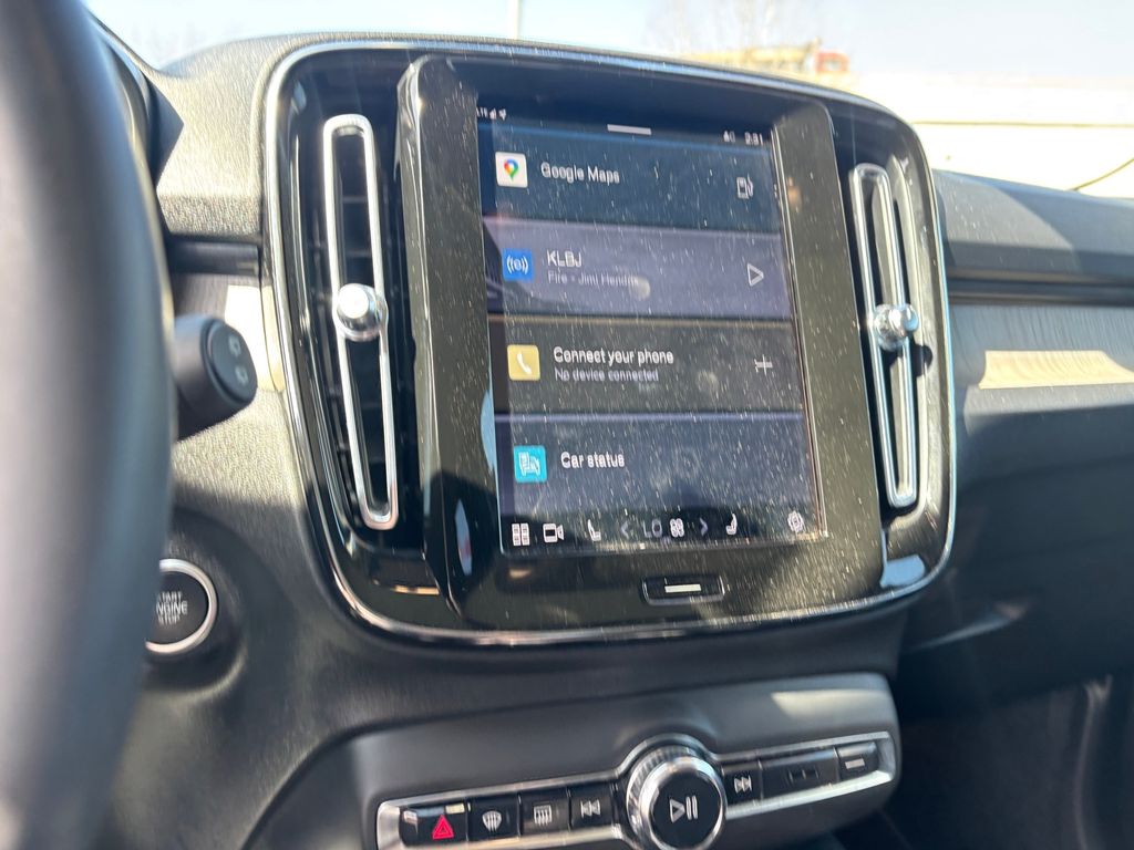 Used Car 2023 Volvo Xc40  B5 Plus Bright Theme For Sale Under $30,000 In Austin, Texas