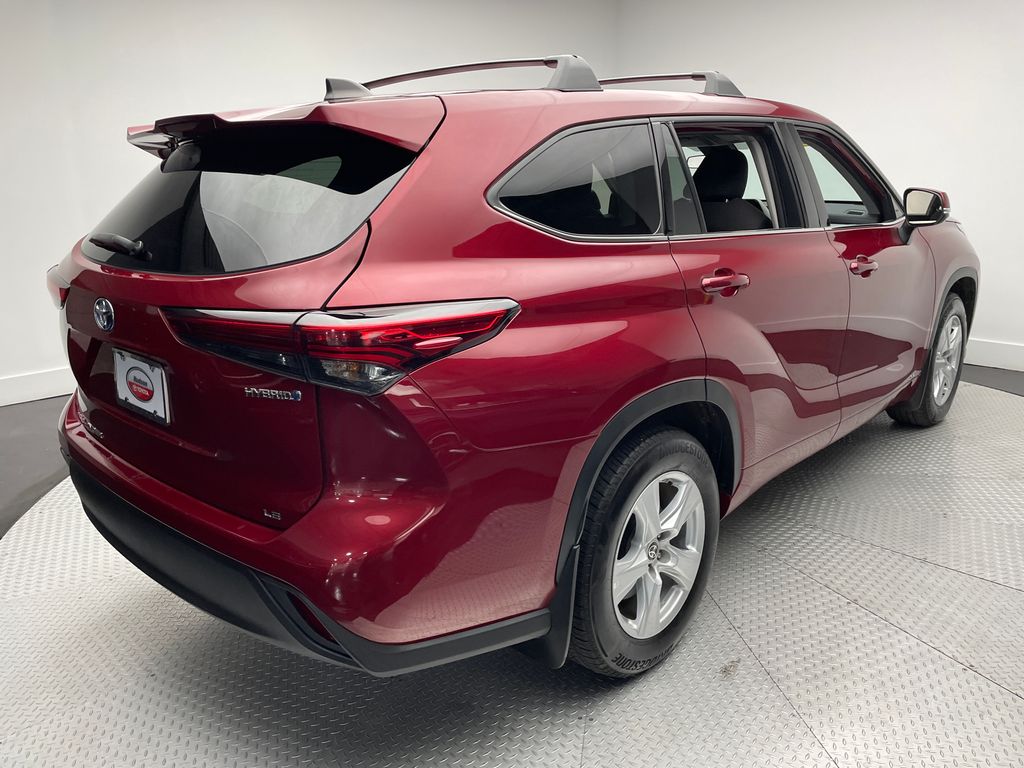 Thumbnail: 2022 Toyota Highlander - 5