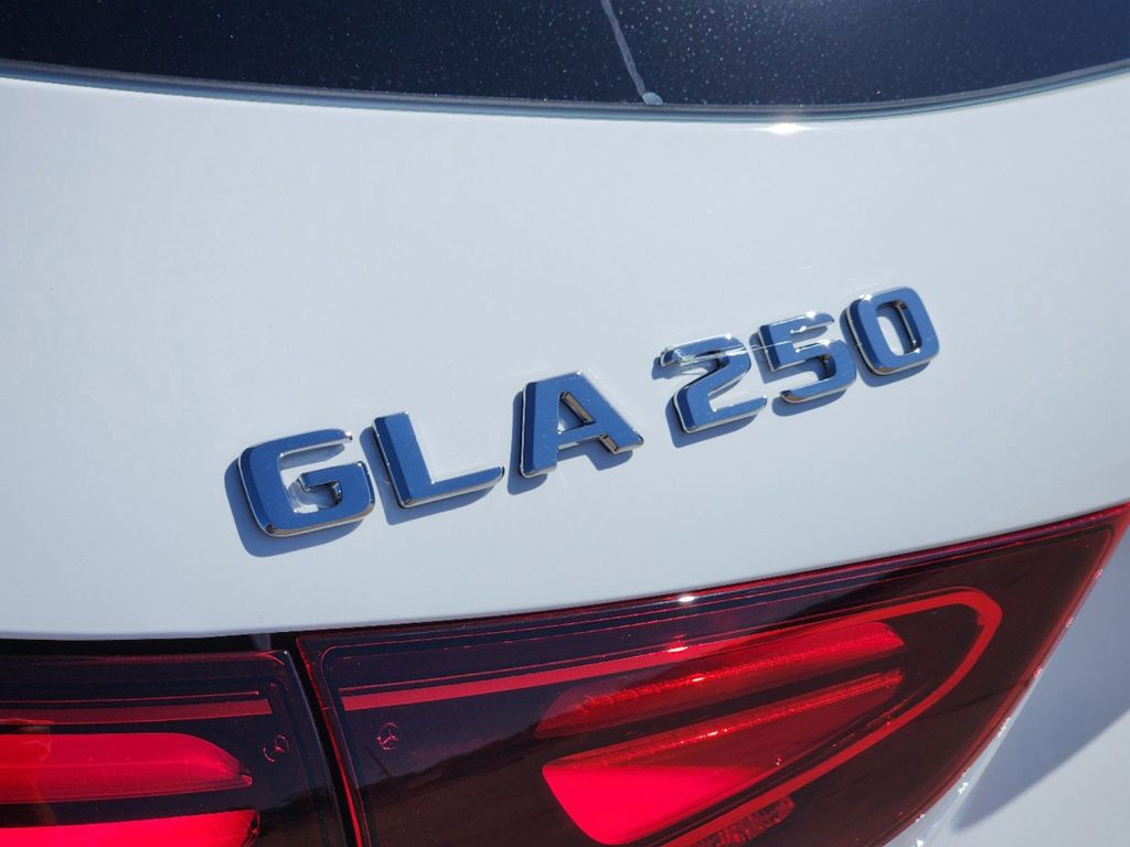 2025 Mercedes-Benz GLA GLA 250 8