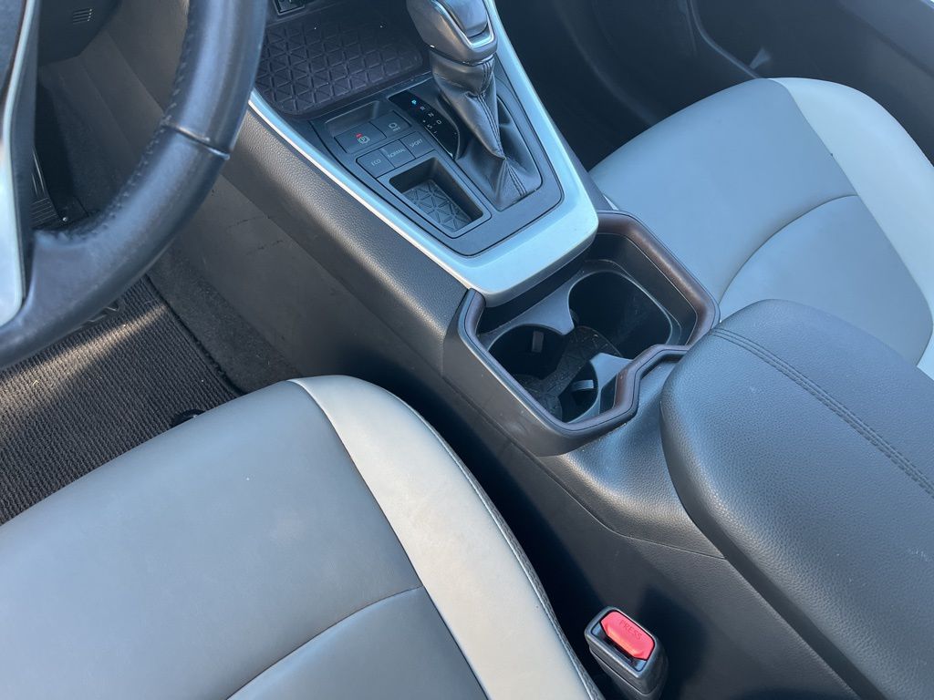 Thumbnail: 2019 Toyota RAV4 - 20