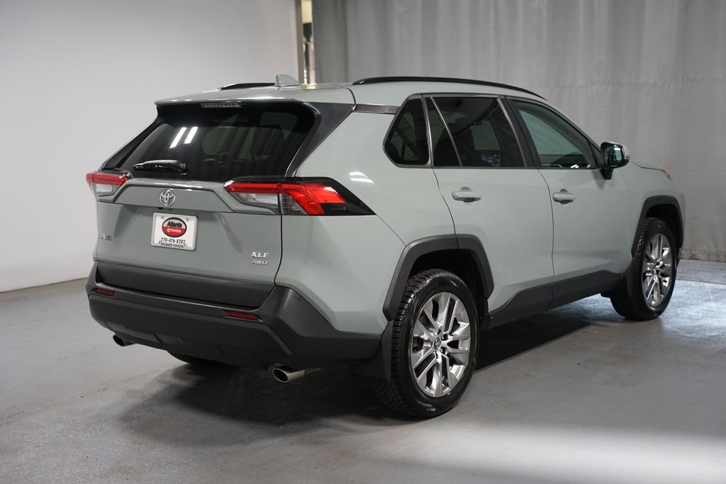 Thumbnail: 2021 Toyota RAV4 - 8
