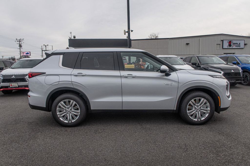 2025 Mitsubishi Outlander PHEV ES S-AWC