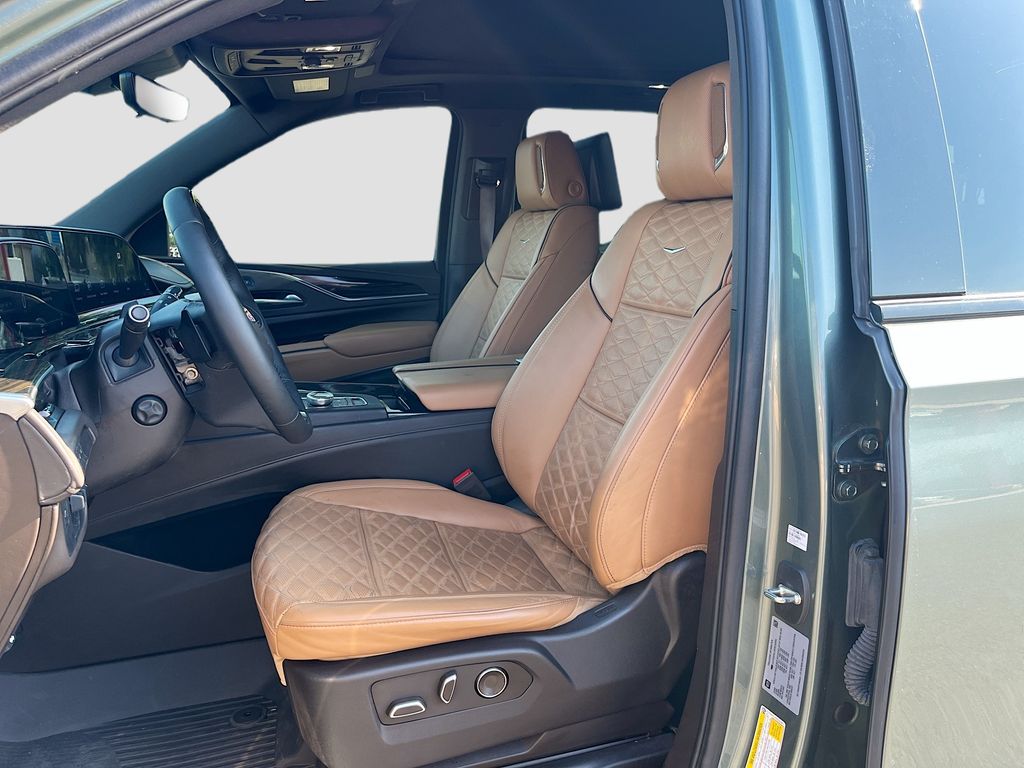 Used 2024 Green Cadillac Sport image 22