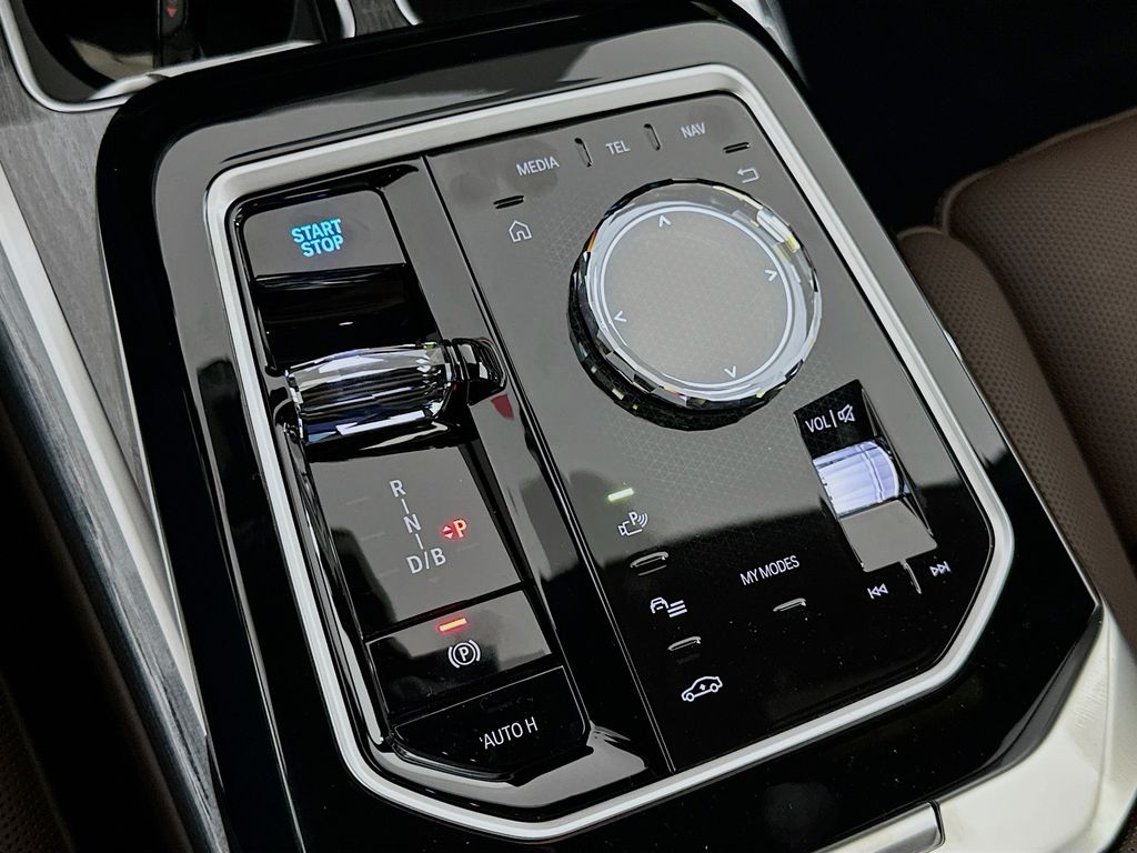 Thumbnail: 2025 BMW i7 - 15