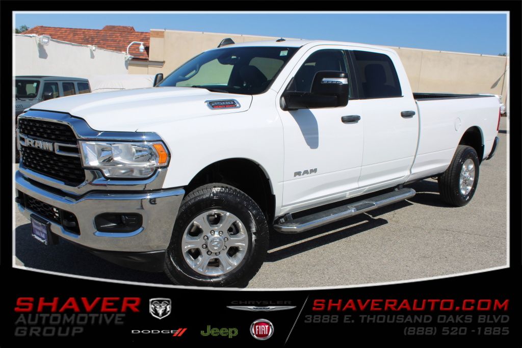 Bright White Clearcoat 2024 RAM 2500 Pickup Truck Four-Wheel Drive 8-Speed Automatic