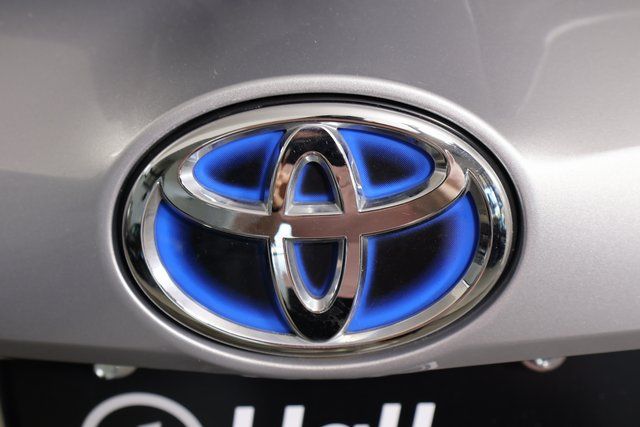 2018 Toyota RAV4 Hybrid LE photo