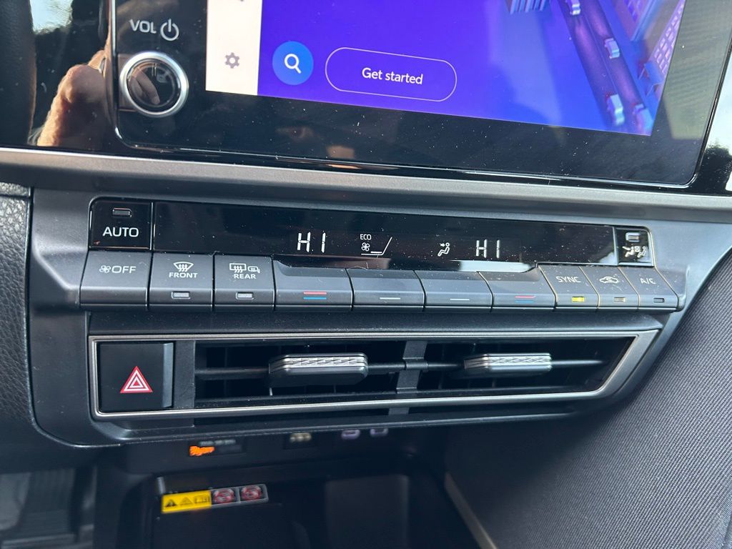 Thumbnail: 2025 Toyota Camry - 25