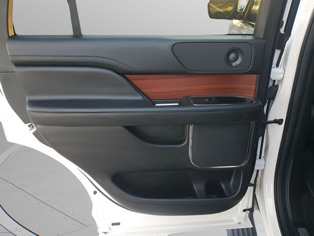 Used Car 2018 Lincoln Navigator  Reserve For Sale Under $25,000 In Austin, Texas