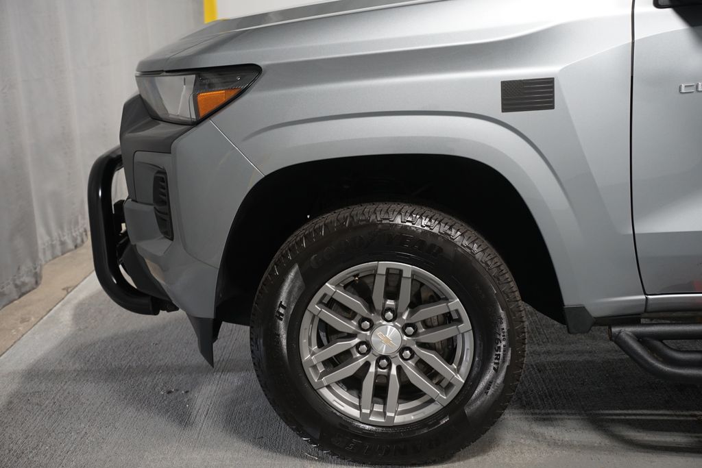 Thumbnail: 2024 Chevrolet Colorado - 5