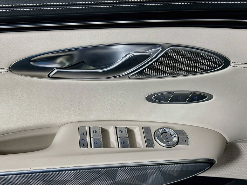 Thumbnail: 2022 Genesis GV70 - 18