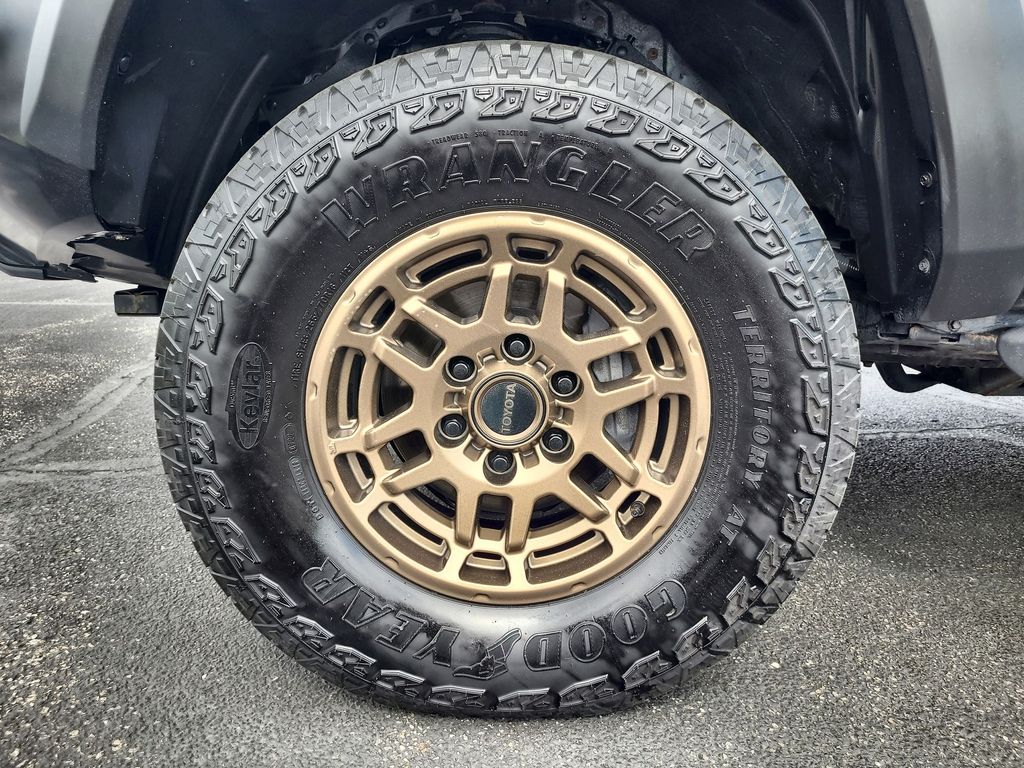 2022 Toyota Tacoma SR5 10