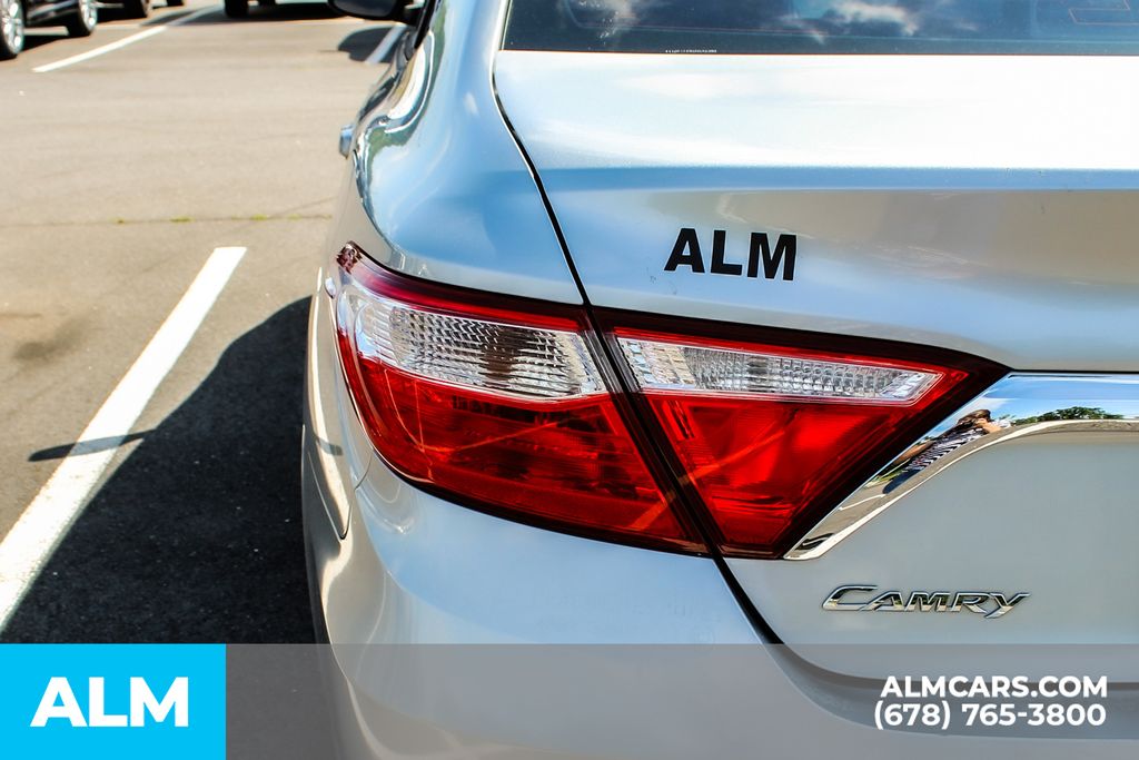 Used 2016 Silver Toyota LE image 9