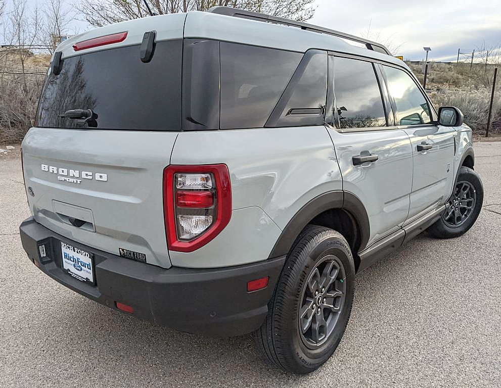 View vehicle photo 3