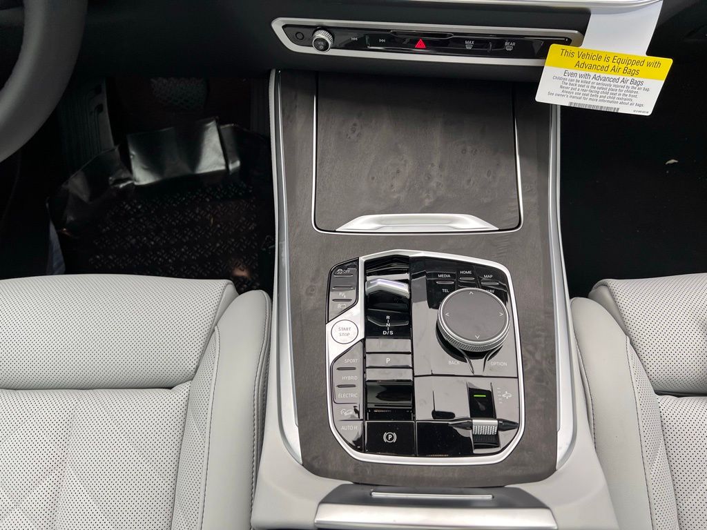 Thumbnail: 2026 BMW X5 - 11