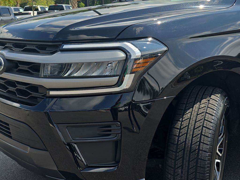 2024 Black Metallic Ford Expedition Max XLT RWD SUV